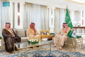 أمير الجوف يستقبل مدير فرع وزارة الصحة ومدير مكتب “وقاية المكلّف حديثًا في المنطقة