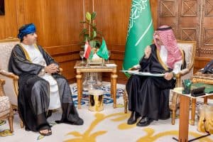 ناقشا الموضوعات ذات الاهتمام المشترك.. أمير منطقة عسير يستقبل القنصل العام لسلطنة عُمان