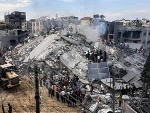 ارتفاع عدد الشهداء الفلسطينيين في قصف الاحتلال الإسرائيلي سوقًا شعبيًا بمدينة غزة إلى 17 شهيدًا