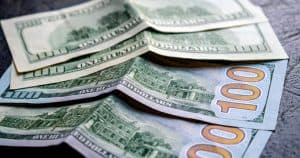 الدولار يسجّل أعلى مستوى في 15 أسبوعًا