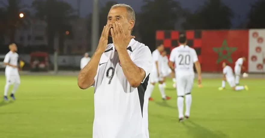 وفاة أسطورة كرة القدم المغربية أحمد فرس