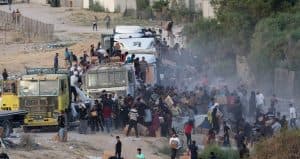 استشهاد 29 فلسطينيًا من منتظري المساعدات في إطلاق نار وقصف إسرائيلي جنوب قطاع غزة
