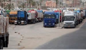 إدخال 115 شاحنة مساعدات إنسانية وإغاثية إلى قطاع غزة
