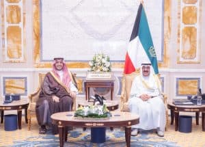 استعرضوا العلاقات الأخوية وسبل تطويرها.. أمير الكويت وولي عهده يستقبلان الأمير تركي بن محمد بن فهد