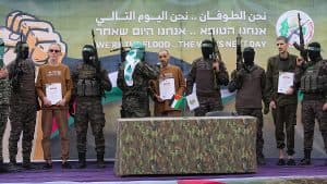 إسرائيل.. سنلاحق قادة حماس أينما وجدوا