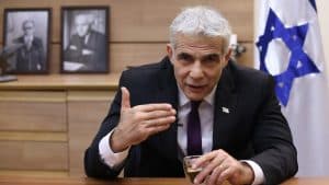 زعيم المعارضة الإسرائيلية: حكومة نتنياهو زعزعت مكانتنا الدولية بغطرستها الزائفة.. يجب استبدالها قبل فوات الأوان