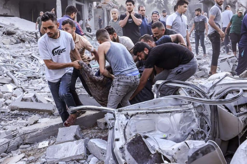 بينهم عائلات بأكملها.. ارتفاع عدد الشهداء بقطاع غزة منذ أكتوبر 2023 إلى 65.925 شهيدًا