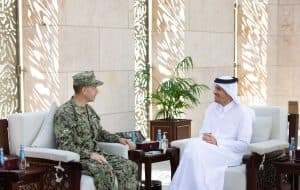 رئيس الوزراء القطري يلتقي قائد القيادة المركزية الأمريكية