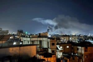 مقتل 11 شخصًا في غارة إسرائيلية على مخيم للاجئين بجنوب لبنان