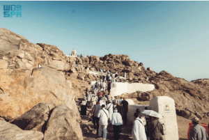 جبل الرحمة يسجّل أكثر من 10 آلاف زائر يوميًّا