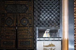 د.العيسى يُلقي خطبةَ الجمعة ويؤمُّ المصلين في جامع الاستقلال بالعاصمة الإندونيسية “جاكرتا”
