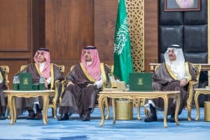 شدّد على سرعة إنجاز مشاريع الطرق بجودة عالية.. أمير الشرقية يستقبل مدير ومنسوبي فرع وزارة النقل بالمنطقة