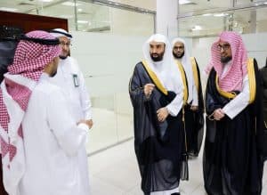 حث على مضاعفة الجهود للارتقاء بخدمة المستفيدين.. رئيس ديوان المظالم يتفقد محاكم المدينة المنورة