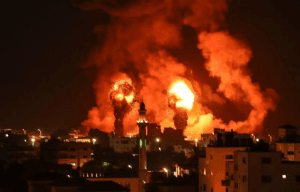نفّذ عشرات الخروقات منذ اتفاق وقف إطلاق النار.. الاحتلال الإسرائيلي يشن غارات جوية على أنحاء متفرقة بقطاع غزة