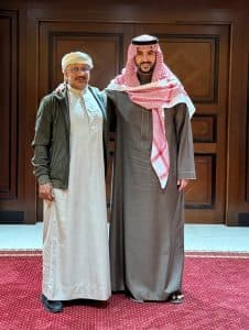 لبحث جهود استقرار اليمن.. وزير الدفاع السعودي يلتقي عضو مجلس القيادة اليمني طارق صالح