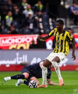 الهلال والاتحاد يتعادلان 1-1 في كلاسيكو الجولة 23