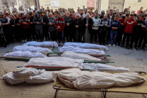 بينهم أطفال ونساء وعائلات بأكملها.. ارتفاع عدد الشهداء الفلسطينيين بقطاع غزة إلى 72,117 شهيدًا