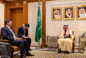 وزير الخارجية يستقبل مبعوث الحكومة الصينية الخاص للشرق الأوسط