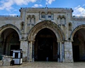 الاحتلال الإسرائيلي يواصل إغلاق المسجد الأقصى المبارك أمام المصلين والزوار لليوم الـ29 تواليًا