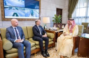 ناقشا المواضيع ذات الاهتمام المشترك.. أمير منطقة الرياض يستقبل السفير البرازيلي لدى المملكة