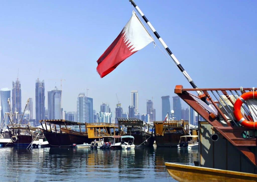 قطر: التصدي لصاروخَين إيرانيَين وإصابة ثالث ناقلة نفط دون تسجيل أضرار بشرية أو بيئية