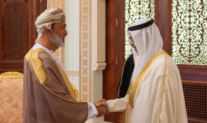سلطان عمان يستقبل وزير الخارجية الكويتي