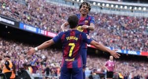برشلونة يهزم إسبانيول ويقترب من لقب الدوري الإسباني