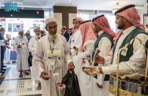 وزارة السياحة ترحّب بوصول أولى طلائع الحجاج إلى مكة المكرمة والمدينة المنورة