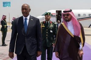 رئيس مجلس السيادة الانتقالي في السودان يصل إلى جدة