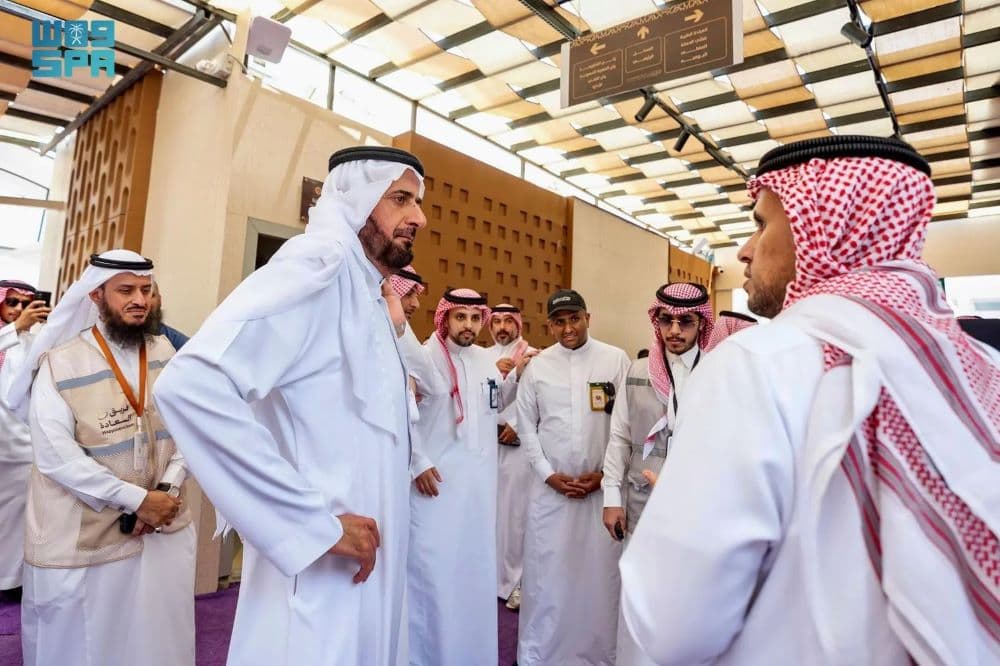 وزير الحج والعمرة يتفقد جاهزية المخيمات في منى