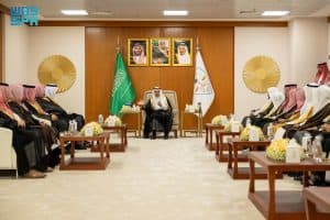 رئيس ديوان المظالم يتفقد مجمع محاكم الديوان بمكة ويلتقي بالمستفيدين