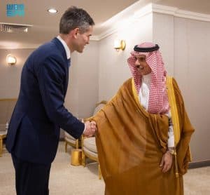 وزير الخارجية يستقبل نظيره الهولندي