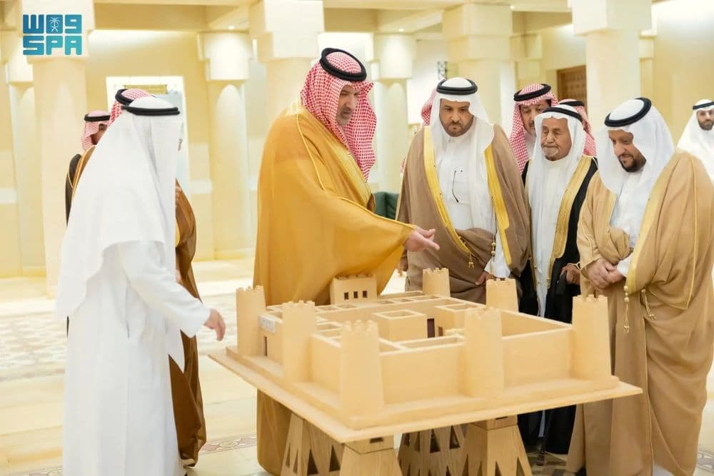 الأمير فيصل بن سلمان يستقبل رئيس جامعة حفر الباطن ويتسلّم مذكرات “الناصر” ووثائق “السعيد”