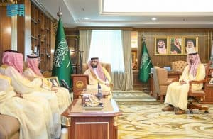 دشّن الأسبوع العالمي للتحصين تحت شعار “اللقاحات تحمي كل الأجيال”.. أمير جازان يستقبل مدير فرع وزارة الصحة بالمنطقة