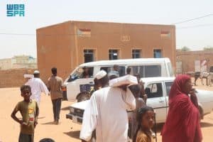 “اغاثي الملك سلمان” يوزّع 1.500 كرتون تمر في السودان
