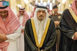 أمير الرياض يؤدي صلاة الميت على الأمير محمد بن فيصل بن محمد بن سعد بن محمد بن سعود بن عبدالرحمن آل سعود