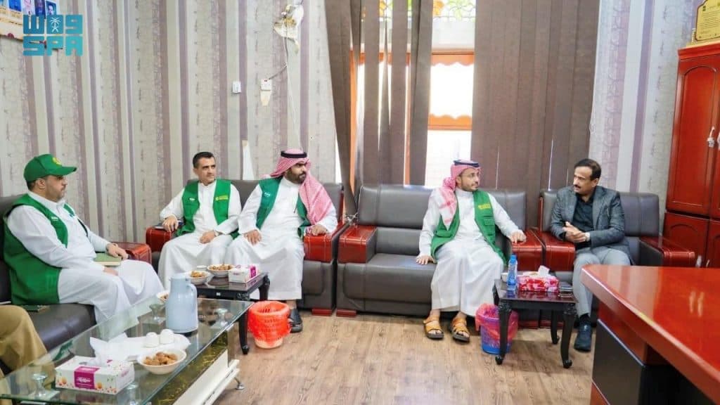 محافظ شبوة يشيد بالجهود الإغاثية والإنسانية المقدمة من المملكة لبلاده
