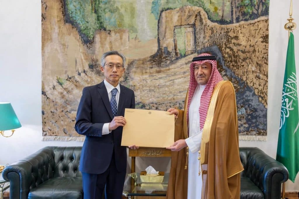 ولي العهد يتلقى رسالة خطية من رئيسة وزراء اليابان