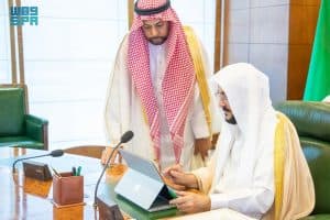 وزير الشؤون الإسلامية يدشّن جهاز البطاقات الرقمية للمكتبة الإلكترونية الإسلامية ضمن استعدادات الحج