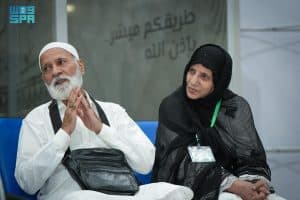 محمد وزوجته.. حكاية 20 عامًا تلبس الحلم ثوب الإحرام عبر مبادرة طريق مكة