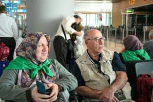 حاج تركي وزوجته يبدآن رحلة العمر إلى الحج عبر مبادرة “طريق مكة” في إسطنبول
