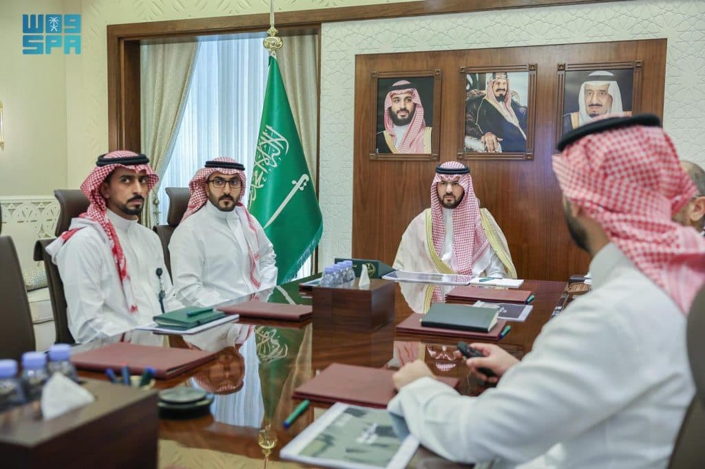 نائب أمير الشرقية يطّلع على مشاريع مجموعة روشن بالمنطقة