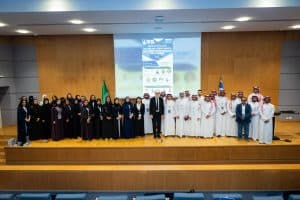 12.6 ساعة أسبوعياً يقضيها السعوديون في رعاية آبائهم كبار السن