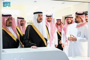 نائب أمير منطقة المدينة المنورة يزور المجلس الصحي الاستشاري بمركز العزيزية