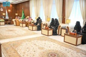 اطّلع على إنجازات مبادرة “السعد” لتأهيل المستفيدين لسوق العمل.. أمير حائل يستقبل مدير فرع وزارة الموارد البشرية بالمنطقة