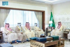 نائب أمير المنطقة الشرقية يطّلع على منجزات وبرامج جمعية الأوقاف الصحية