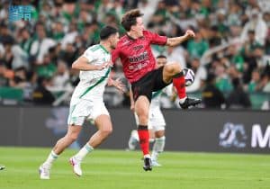 الأهلي يتغلب على الخلود بثلاثية في دوري روشن السعودي
