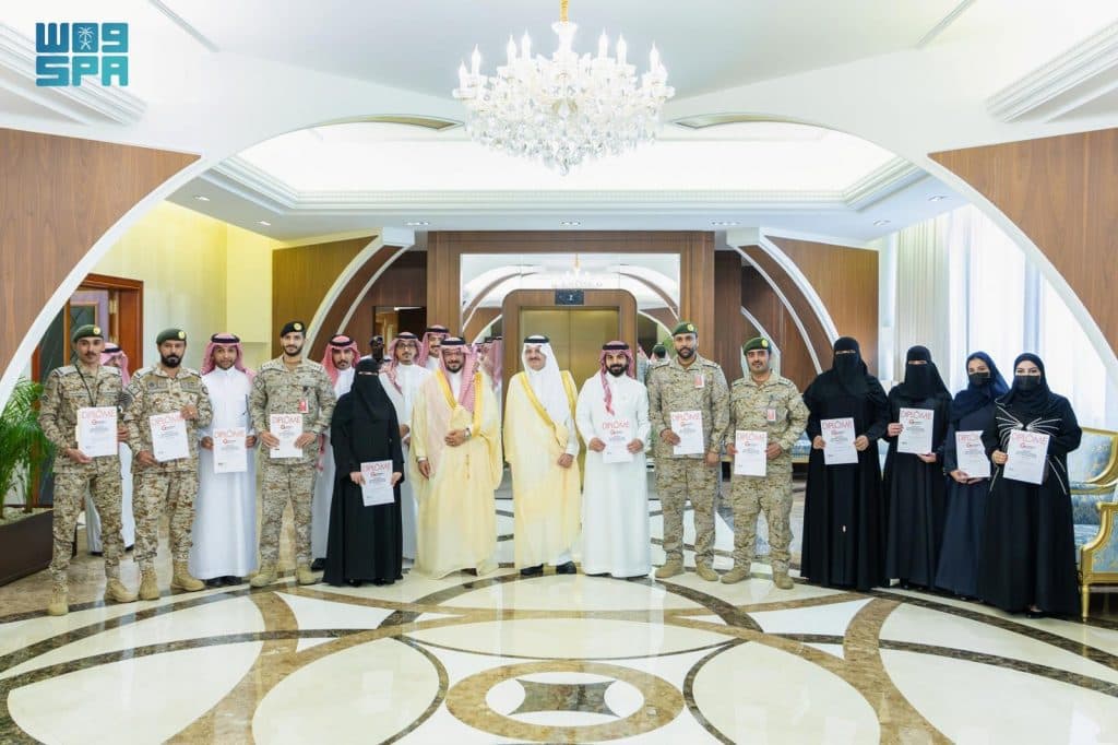 أمير الشرقية ونائبه يطّلعان على إنجازات كلية الأمير سلطان العسكرية للعلوم الصحية