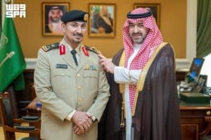 نائب أمير تبوك يستقبل قائد قوة أمن المنشآت بالمنطقة ويقلده رتبته الجديدة