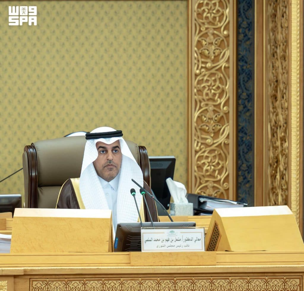 “الشورى” يطالب وزارة “الموارد البشرية” بتشكيل فريق بحثي لدراسة المشكلات التي تواجه توطين الوظائف